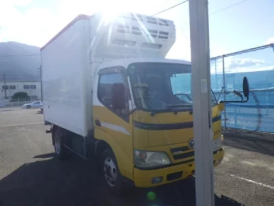 Toyota DYNA  с аукциона в Японии