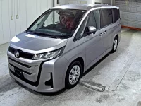 Toyota NOAH лот № 3047 оценка 4  с аукциона в Японии 3