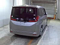 Toyota NOAH лот № 3047 оценка 4  с аукциона в Японии 4