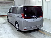 Toyota NOAH лот № 3047 оценка 4  с аукциона в Японии 1
