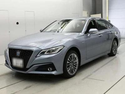 Toyota CROWN  с аукциона в Японии