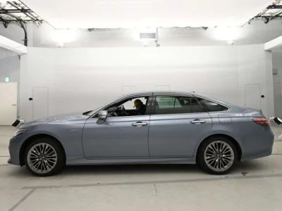 Toyota CROWN  с аукциона в Японии