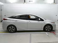Toyota PRIUS PHV лот № 30375 оценка 4  с аукциона в Японии 2