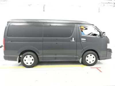 Toyota HIACE VAN  с аукциона в Японии