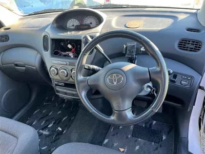 Toyota FUNCARGO  с аукциона в Японии