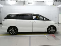 Toyota ESTIMA лот № 30390 оценка 4  с аукциона в Японии 2