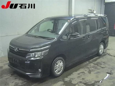 Toyota VOXY  с аукциона в Японии