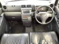 Toyota PIXIS SPACE лот № 305 оценка 3  с аукциона в Японии 2