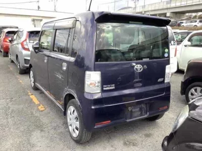 Toyota PIXIS SPACE  с аукциона в Японии