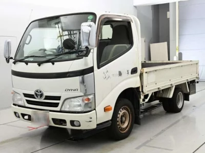 Toyota DYNA  с аукциона в Японии