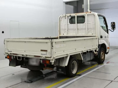 Toyota DYNA  с аукциона в Японии