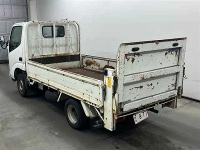 Toyota DYNA  с аукциона в Японии