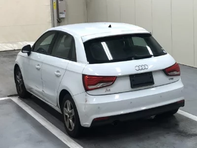 Audi A1  с аукциона в Японии