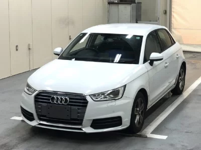 Audi A1  с аукциона в Японии