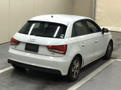 Audi A1  с аукциона в Японии