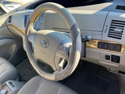 Toyota ESTIMA  с аукциона в Японии