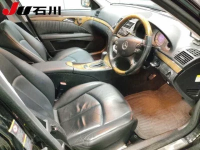 Mercedes-Benz E CLASS  с аукциона в Японии