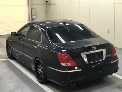 Toyota CROWN  с аукциона в Японии