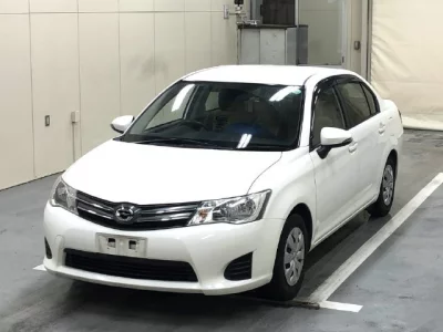Toyota COROLLA AXIO  с аукциона в Японии