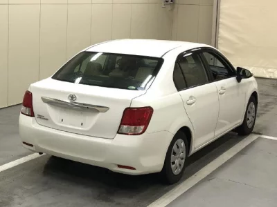 Toyota COROLLA AXIO  с аукциона в Японии