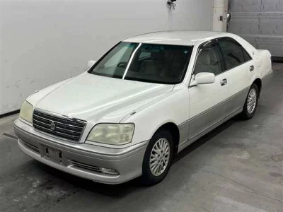 Toyota CROWN  с аукциона в Японии