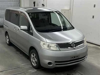 Nissan SERENA  с аукциона в Японии