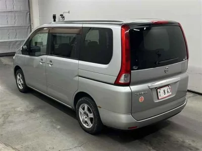 Nissan SERENA  с аукциона в Японии