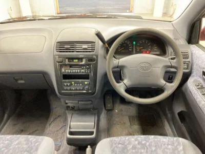 Toyota IPSUM  с аукциона в Японии