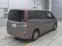 Toyota NOAH лот № 30474 оценка 3.5  с аукциона в Японии 1