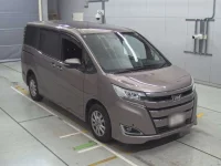 Toyota NOAH лот № 30474 оценка 3.5  с аукциона в Японии 4