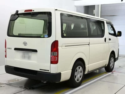 Toyota HIACE VAN  с аукциона в Японии