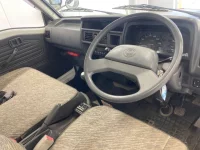 Mazda BONGO лот № 3484 оценка 3.5  с аукциона в Японии 2