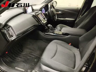 Toyota CROWN  с аукциона в Японии