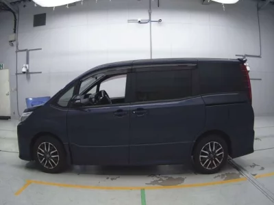 Toyota NOAH  с аукциона в Японии