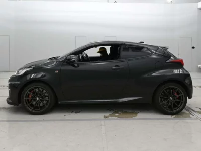 Toyota YARIS  с аукциона в Японии