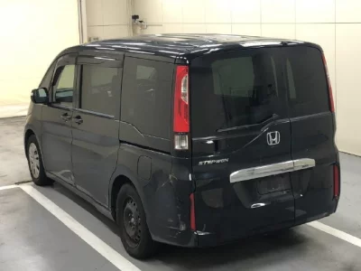 Honda STEP WAGON  с аукциона в Японии