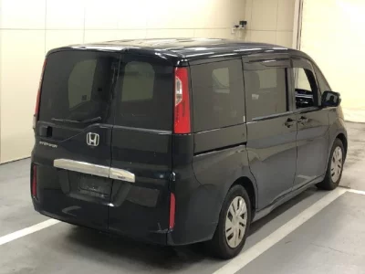 Honda STEP WAGON  с аукциона в Японии