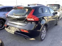 Volvo V40 лот № 476 оценка 3.5  с аукциона в Японии 4