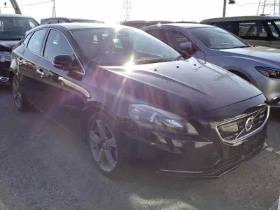 Volvo V40  с аукциона в Японии