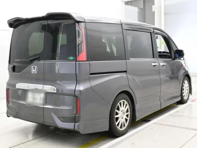 Honda STEP WAGON  с аукциона в Японии