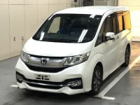 Honda STEP WAGON лот № 3047 оценка 3.5  с аукциона в Японии 2