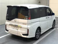 Honda STEP WAGON лот № 3047 оценка 3.5  с аукциона в Японии 3