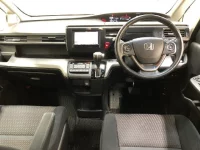 Honda STEP WAGON лот № 3047 оценка 3.5  с аукциона в Японии 4