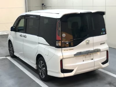 Honda STEP WAGON  с аукциона в Японии