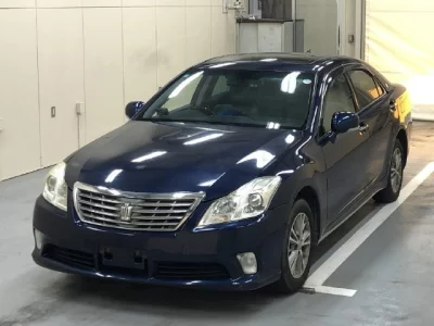 Toyota CROWN  с аукциона в Японии