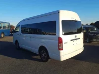 Toyota HIACE лот № 70007 оценка 4  с аукциона в Японии 5