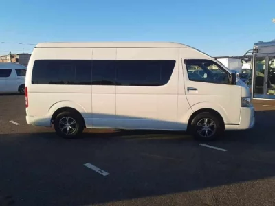 Toyota HIACE  с аукциона в Японии