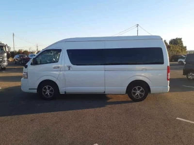 Toyota HIACE  с аукциона в Японии