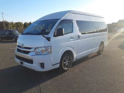 Toyota HIACE  с аукциона в Японии