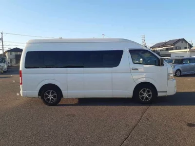 Toyota HIACE  с аукциона в Японии